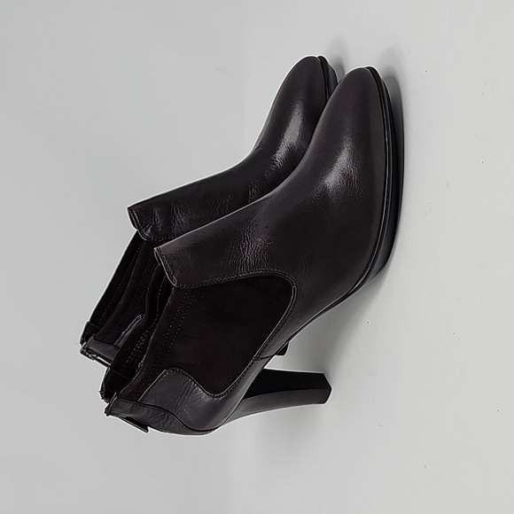 Aquatalia Brown Leather Heels Zip Back Booties Size 10 - Picture 3 of 7